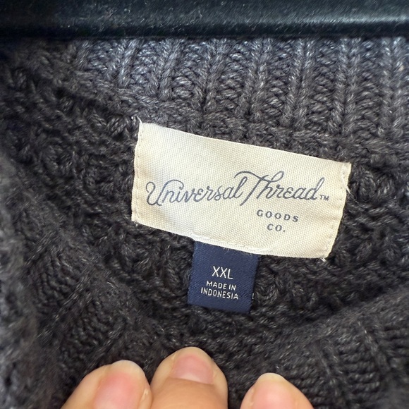 Universal Thread Sweater - Picture 3 of 3